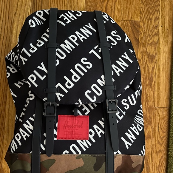 Herschel 15” retreat computer backpack, NWT - Picture 2 of 3